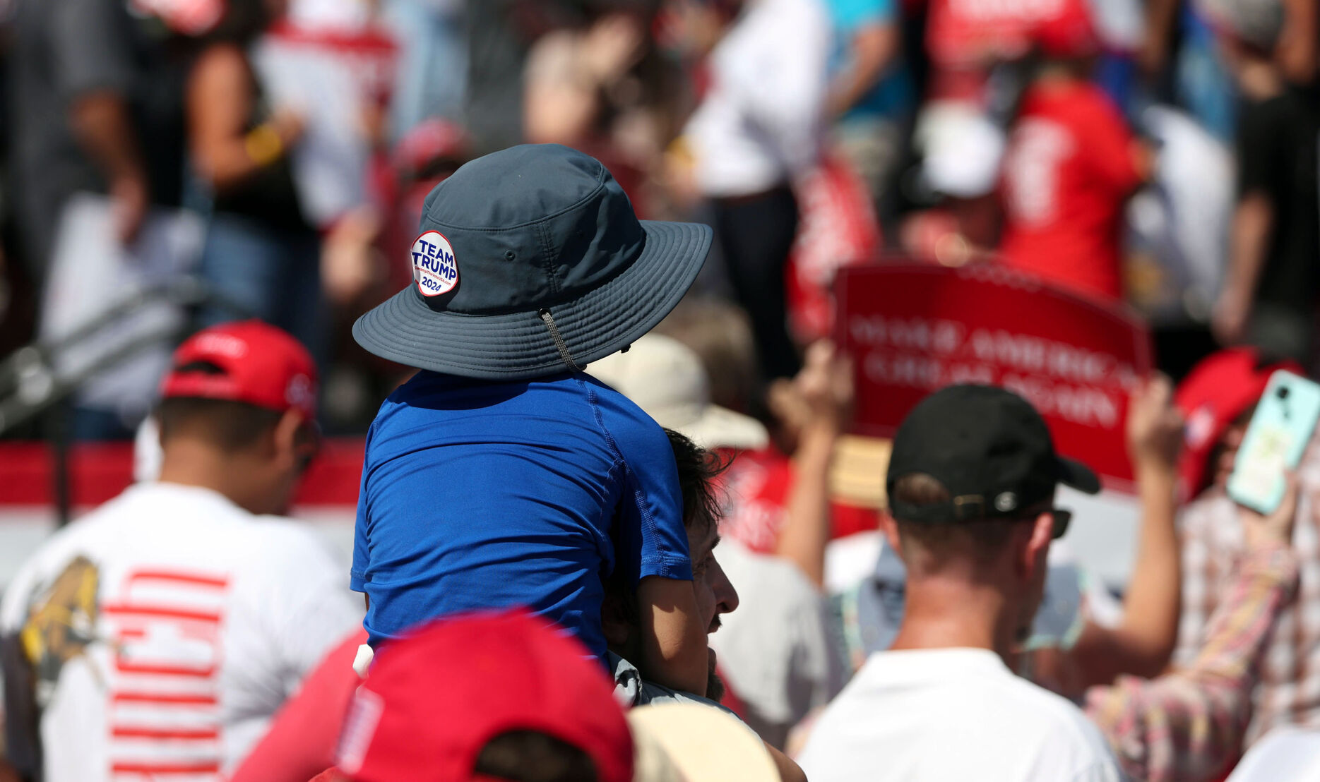 Sen. JD Vance holds rally at Tucson Speedway